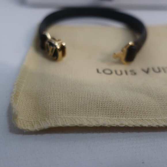 Authentic Louis Vuitton M8026 BC0223 Brown Gold LV Monogram Clic IT Bracelet - Picture 8 of 10